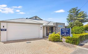 Baudins Of Busselton Bed And Breakfast - Adults Only